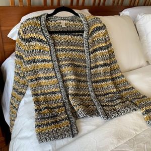 BANANA REPUBLIC BEAUTIFUL CARDIGAN